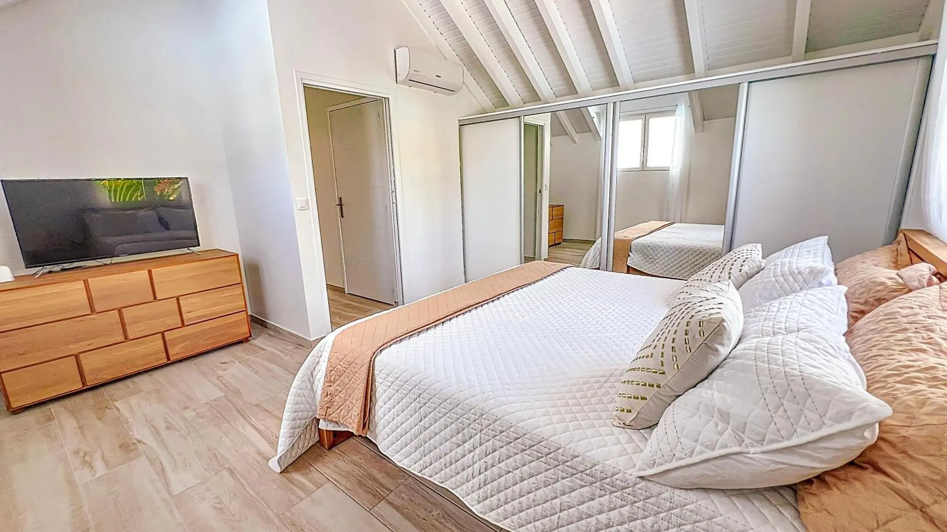 Villa Harmony Spacious And Modern With A Sea View Cul de Sac